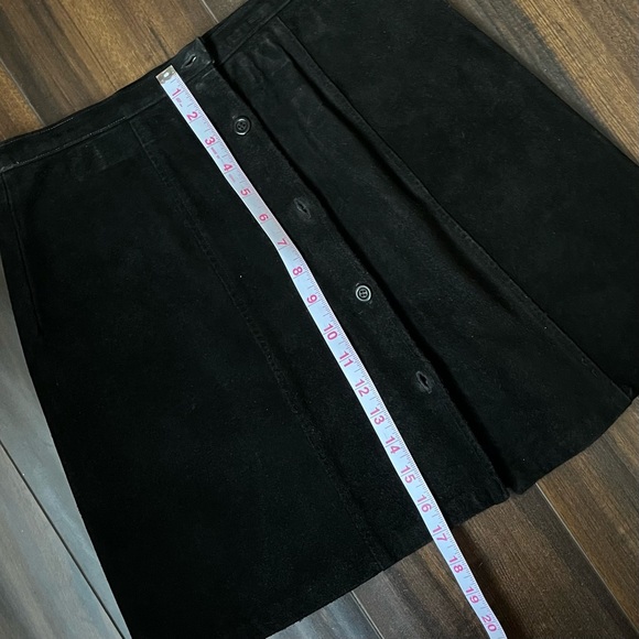 J.Crew Black Suede Mini Skirt - Size 8 - Picture 9 of 11
